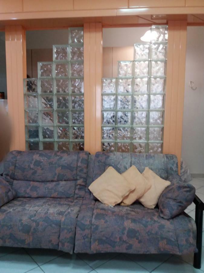 Christine'S Downtown Suites 卡瓦拉 外观 照片