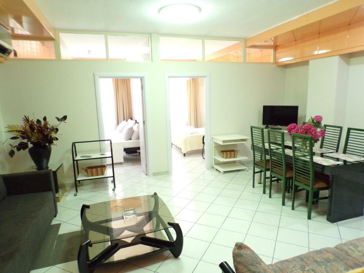 Christine'S Downtown Suites 卡瓦拉 外观 照片