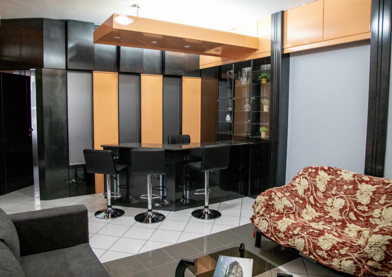 Christine'S Downtown Suites 卡瓦拉 外观 照片