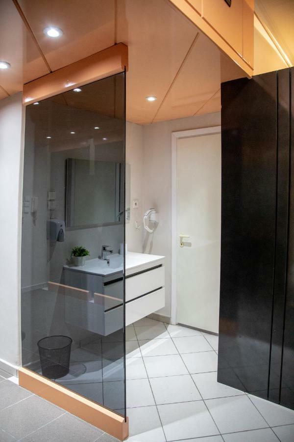 Christine'S Downtown Suites 卡瓦拉 外观 照片