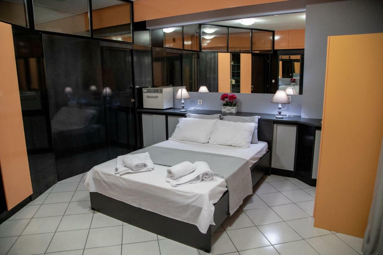 Christine'S Downtown Suites 卡瓦拉 外观 照片